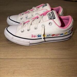 Converse Chuck Taylor All-Star Youth Girls Embroidered Flower Snows Size 4